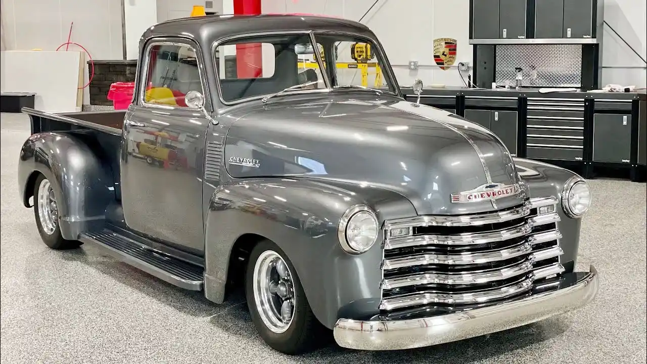 Subastan tres autos de lujo de narcotraficantes argentinos