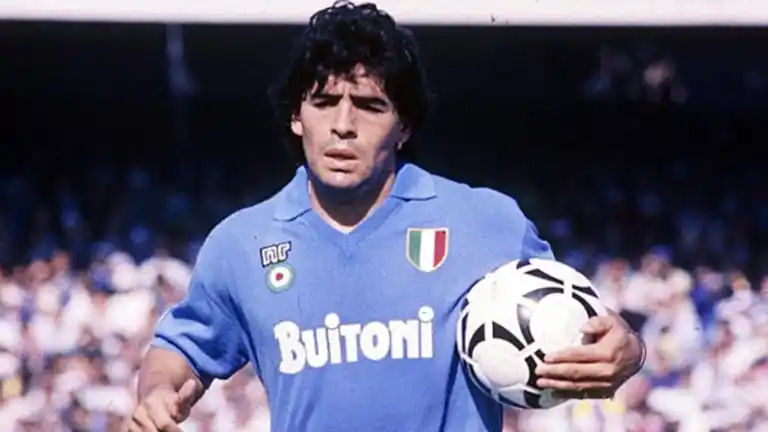 Drogas y prostitutas: el documental que revela las escuchas de Maradona