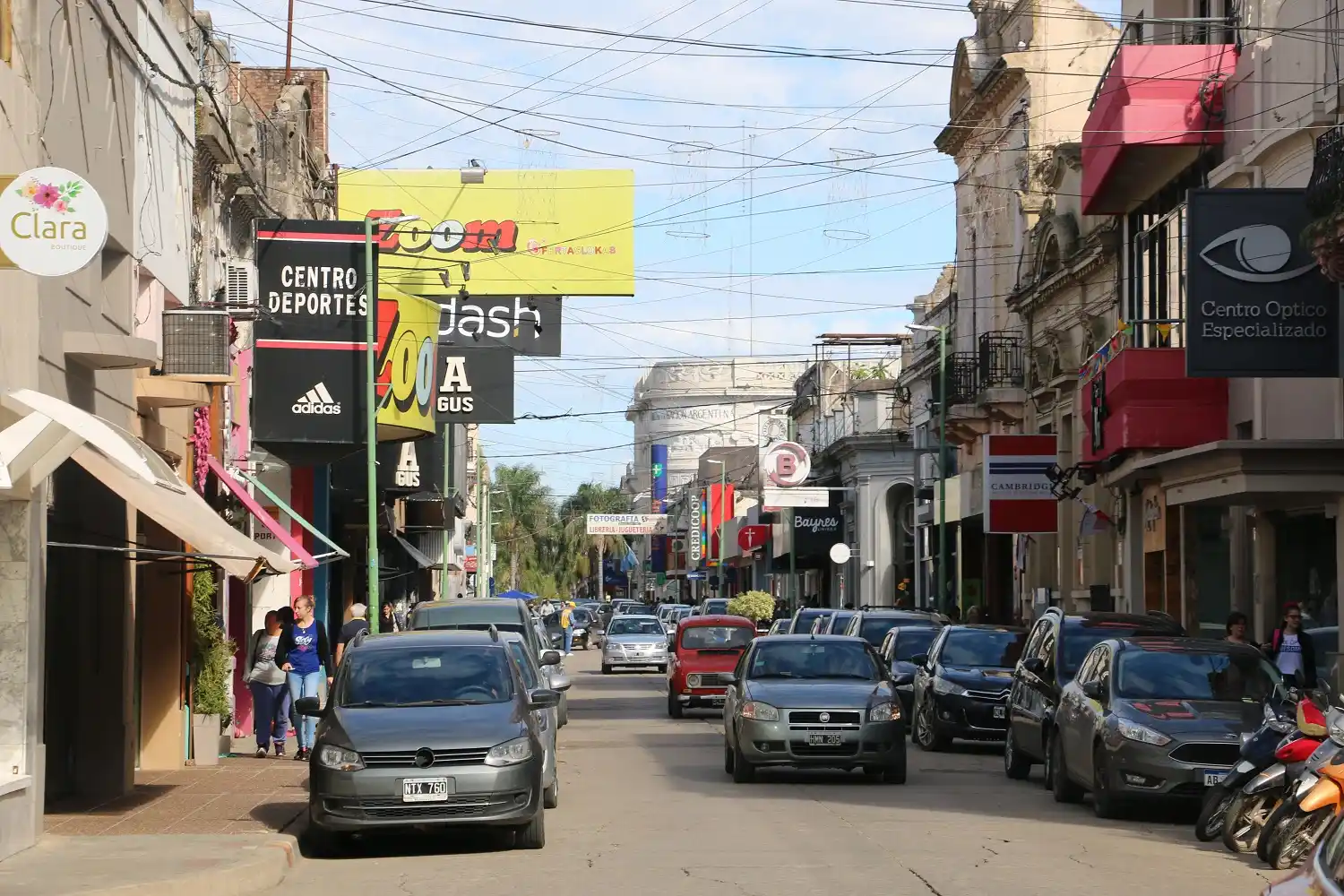 El aumento del dólar y la ausencia de precios paralizó la economía local