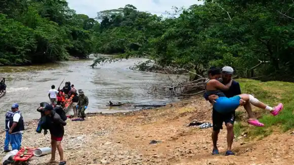 ¡ATENCIÓN! NAUFRAGIO FRENTE a las COSTAS del Darién deja saldo  de 4 muertos