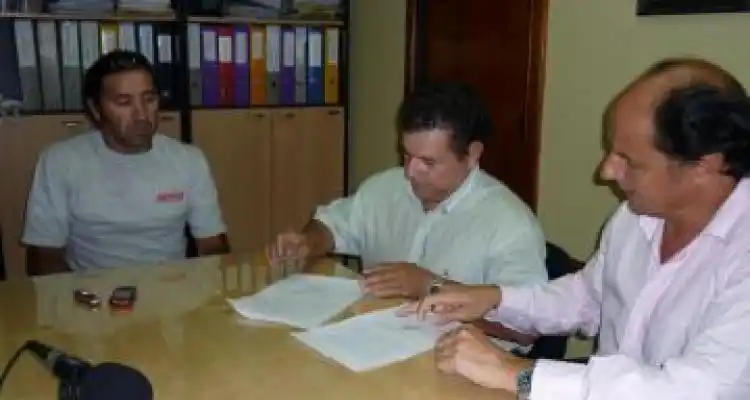 Se firmó el convenio para repavimentar el Panorámico del Oeste