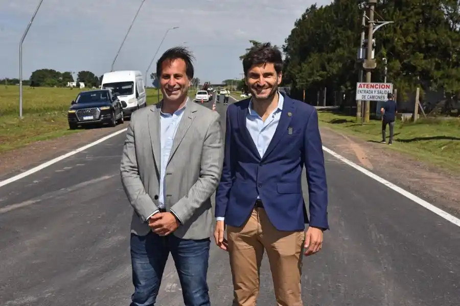 Maximiliano Pullaro y el presidente comunal de General Lagos, Esteban Ferri