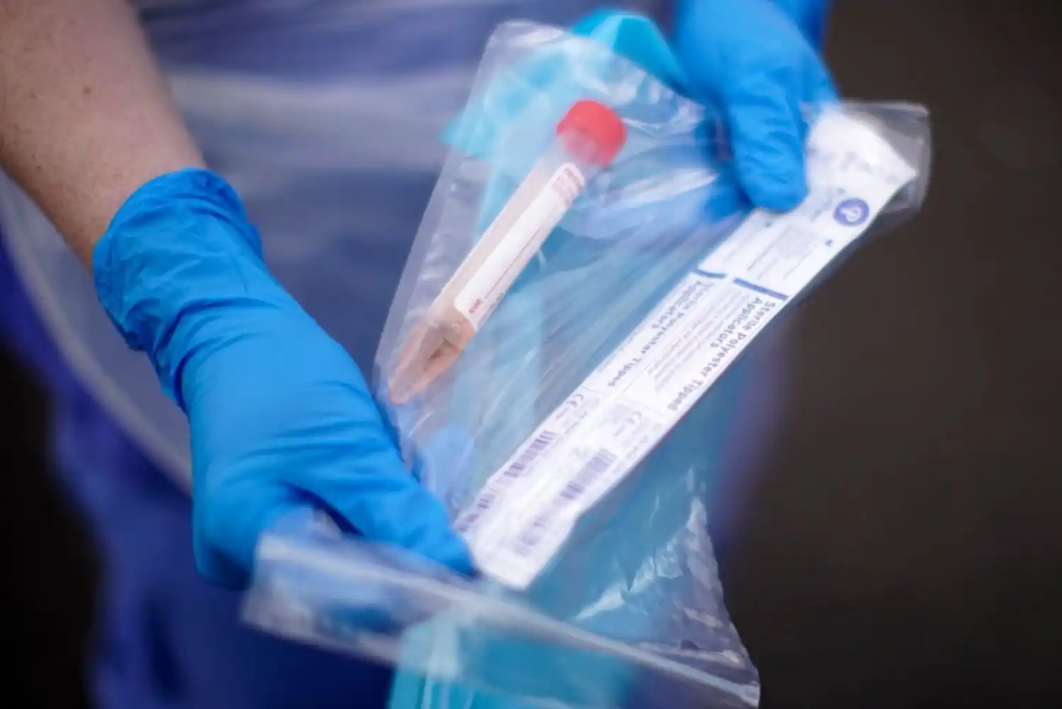 Bioquímico explica el protocolo que se aplica para los hisopados Covid 19