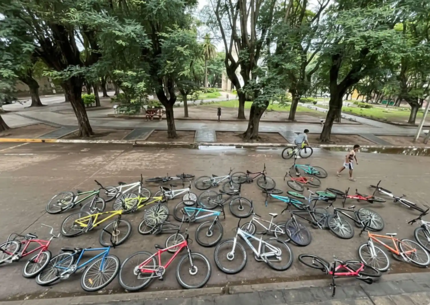 Grupo de ciclistas piden la construcción de un playón o espacio público para practicar