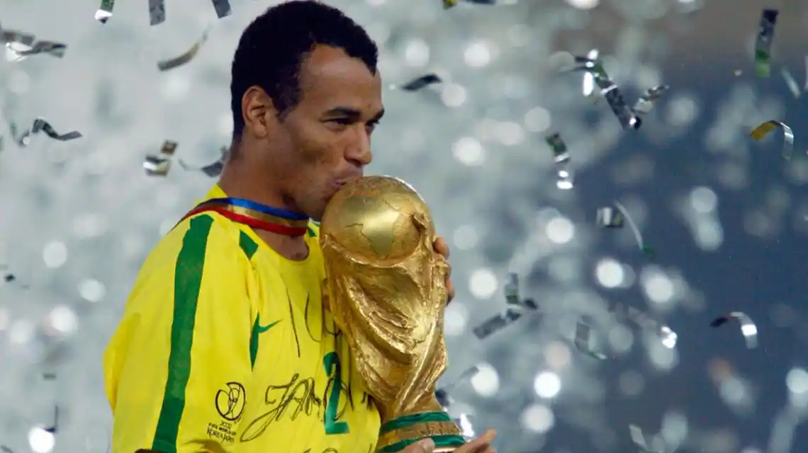 Dolor en el fútbol de Brasil: murió el hijo de Cafú