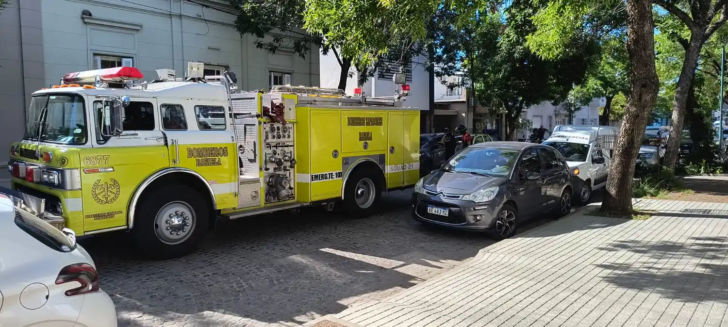 Gran susto en calle Lamadrid: Bomberos tuvieron que intervenir por una fuga de gas