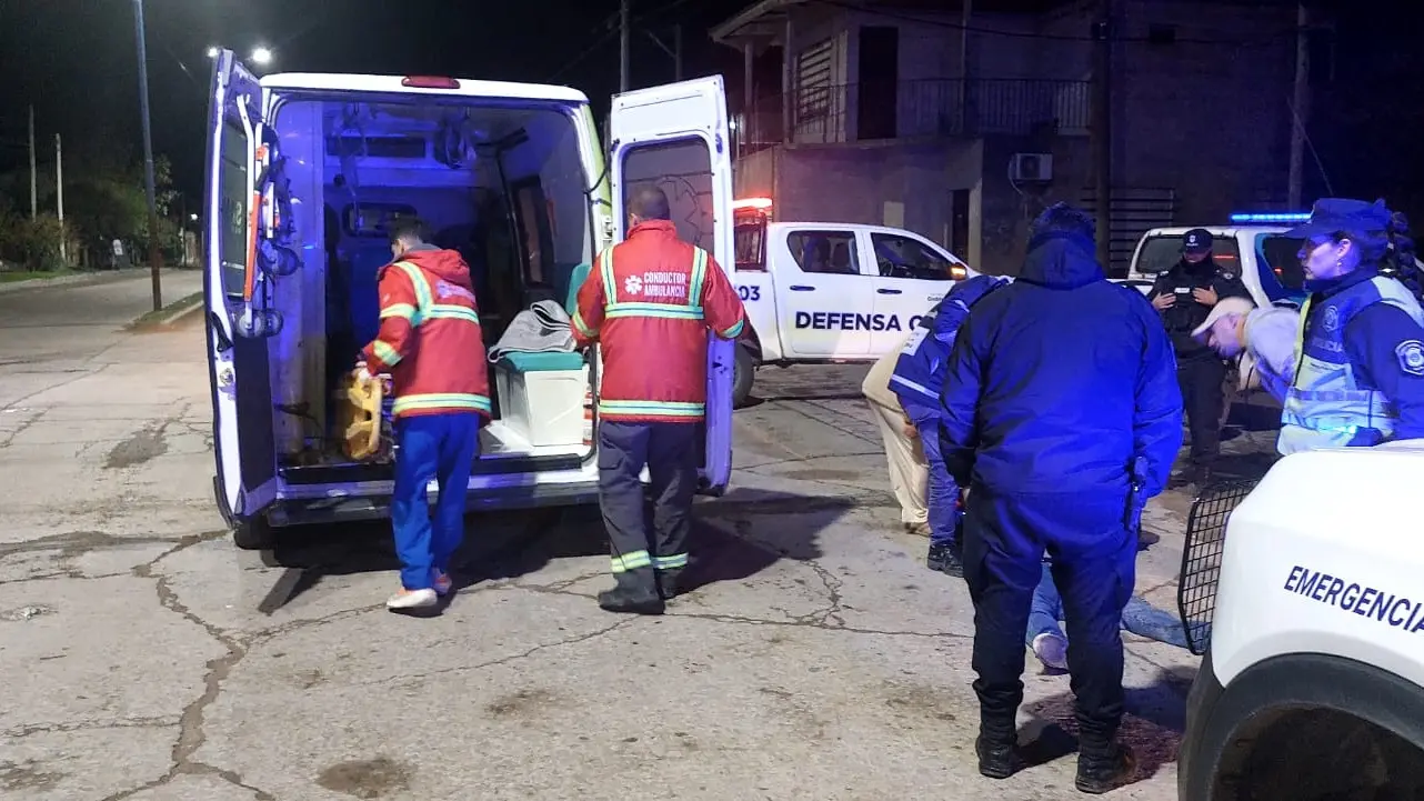 Joven herido tras ser atropellado en avenida 75: el conductor asegura que se le abalanzó sobre el auto