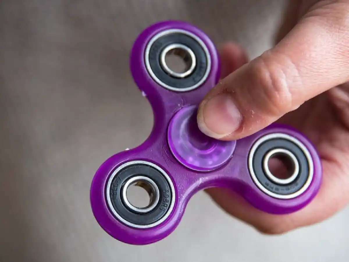 ¡Atención papás!: los peligros que esconde el Spinner, el juego del momento
