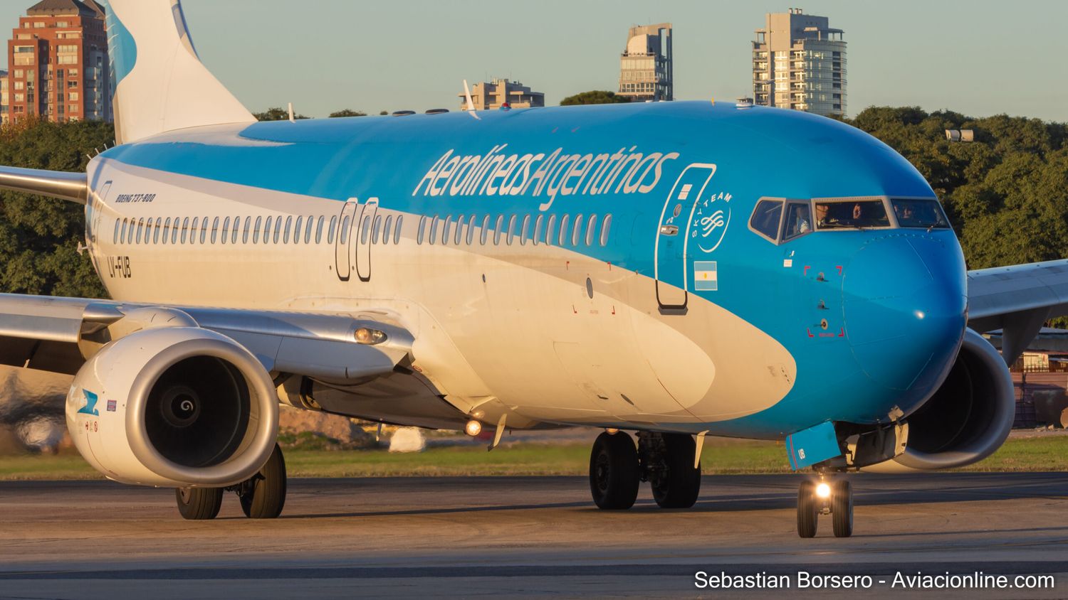 Aerolíneas Argentinas inauguró sus vuelos estacionales entre Rosario y El Calafate