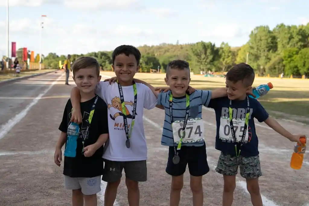 Los más chicos también tuvieron participación en el torneo atlético.