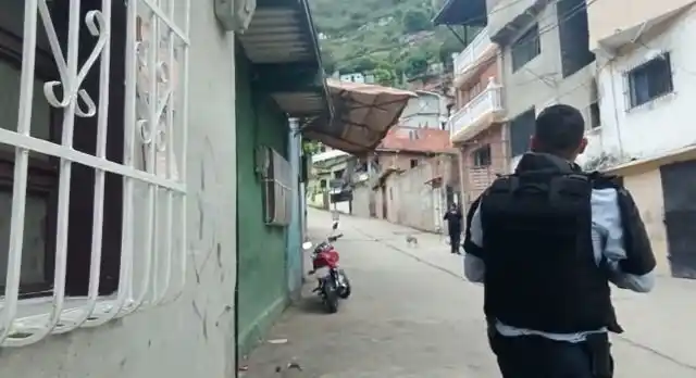 ¡FUEGO CRUZADO EN LA PANAMERICANA! Grupo BAE da de baja a 3 delincuentes en el sector  Hueco Loco