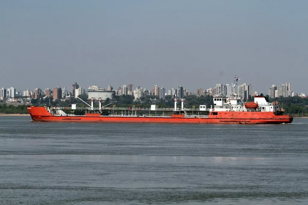 El gobierno provincial busca certezas sobre el río Paraná, su navegación y las inversiones en la materia. Foto: Mauricio Garí