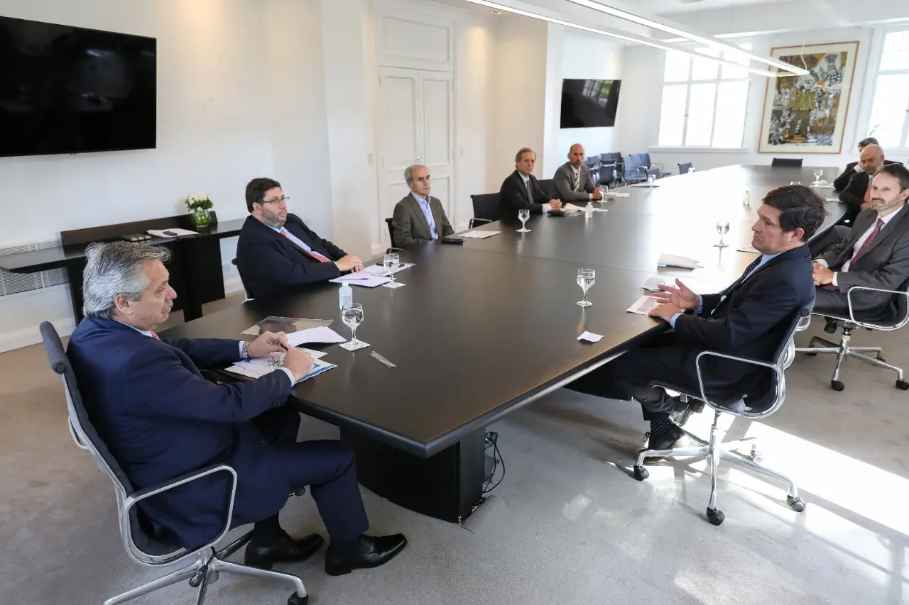 Fernández con la industria farmacéutica: Donarán dinero para dos hospitales en Ituzaingó y Esteban Echeverría