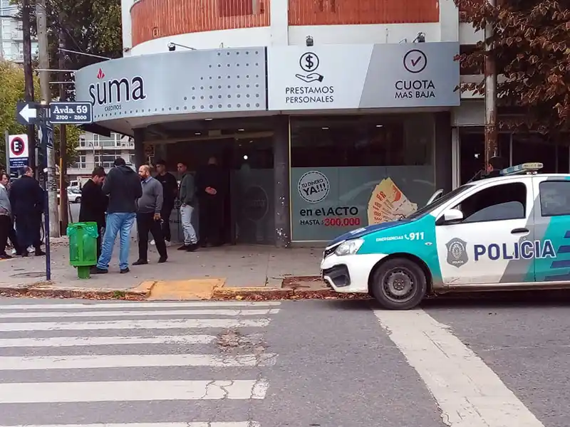 Buscan a prófugo por el asalto a financiera