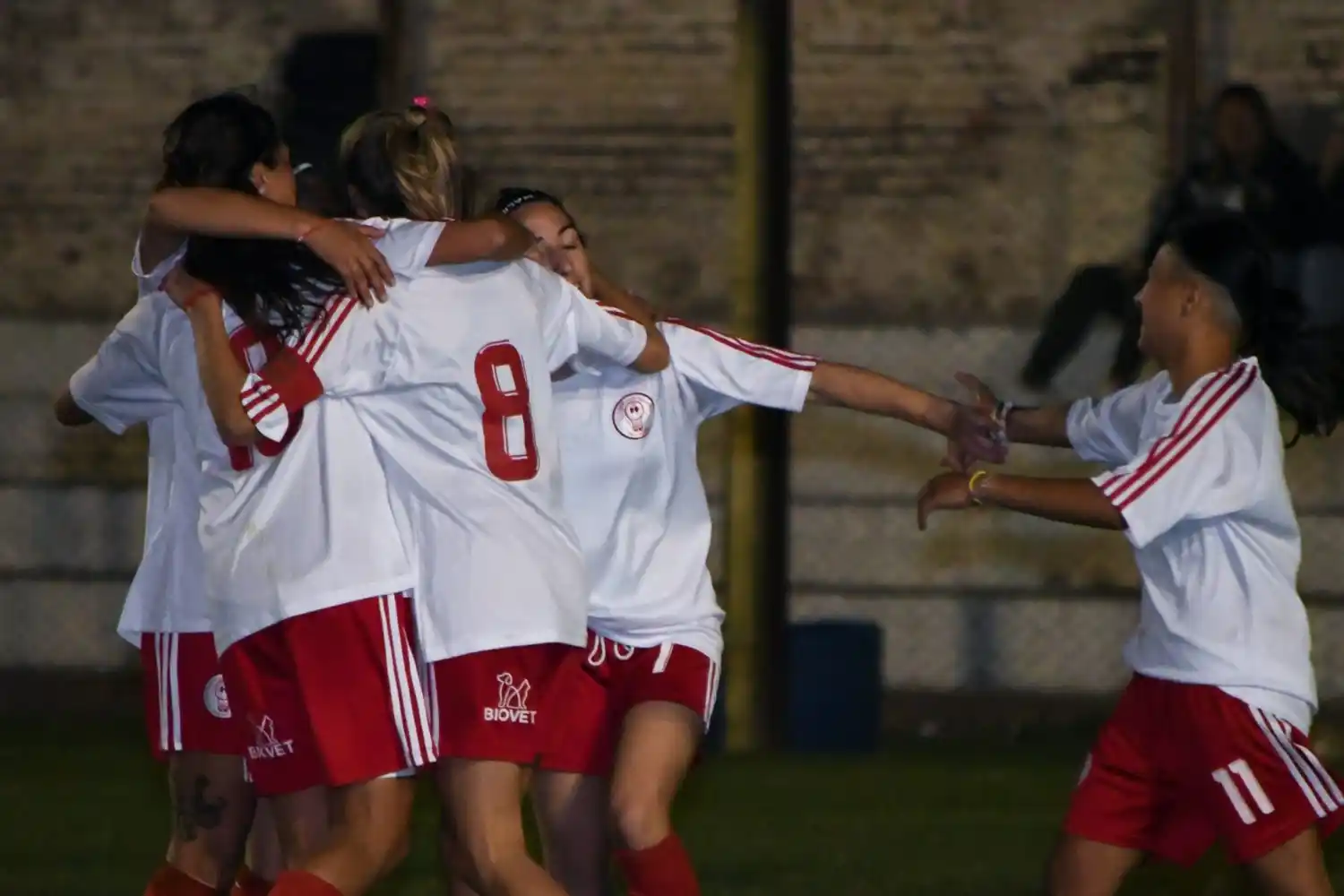 Copa Tres Arroyos de fútbol femenino: goleadas de Huracán y Argentino