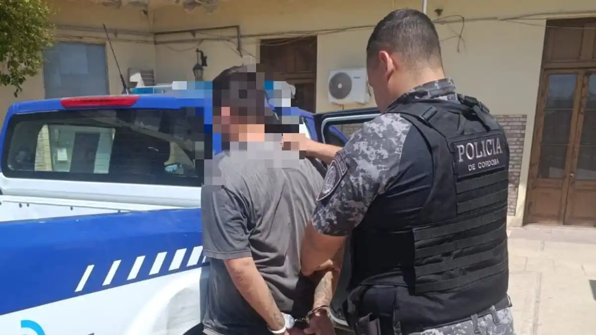 El momento del traslado del detenido