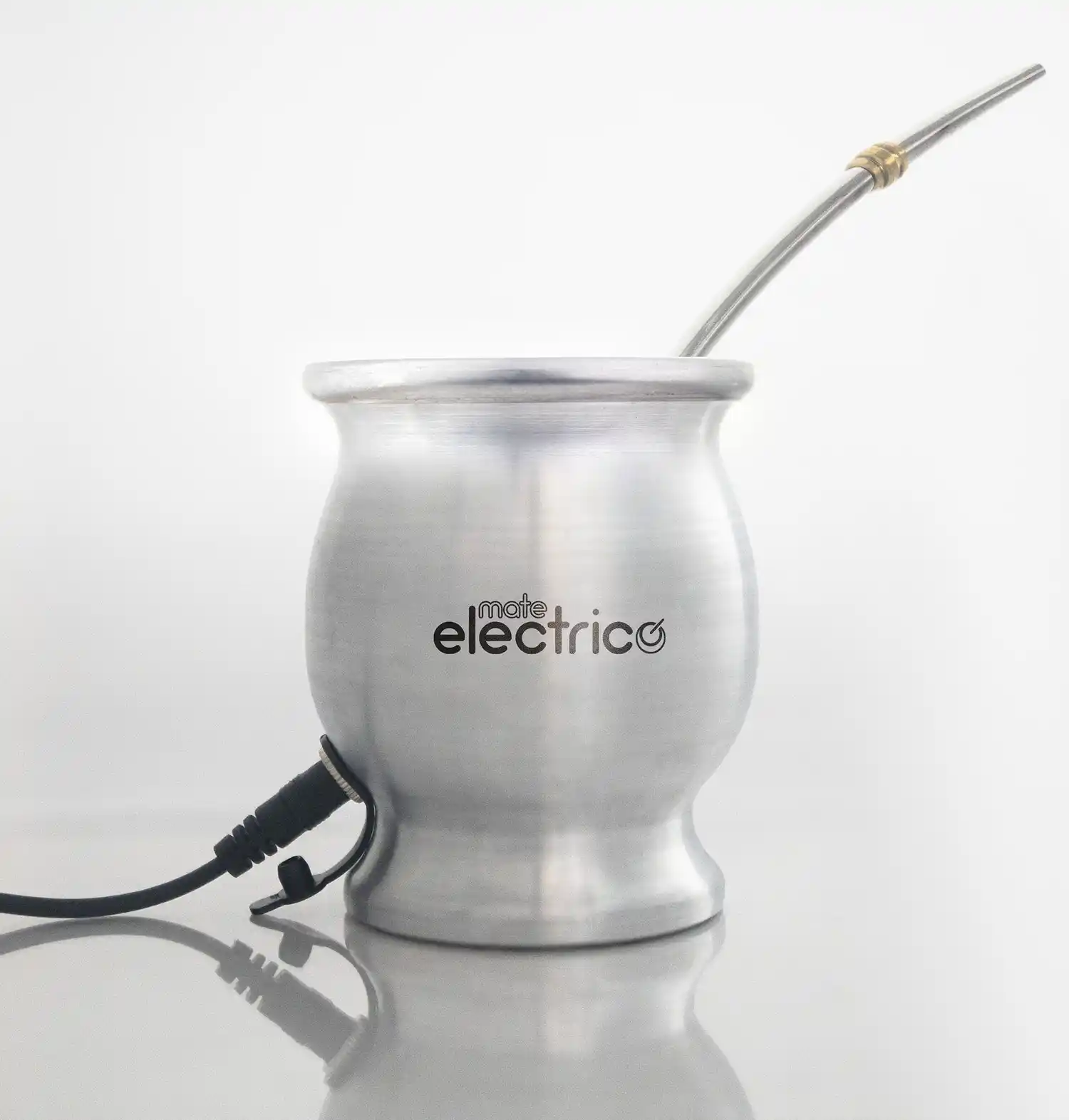 Crean un mate electrónico para que la yerba no se lave ni se enfríe