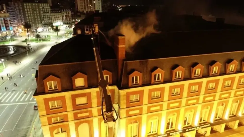 Tras la cremá de la Falla Valenciana, un incendio en el techo del Teatro Auditorium