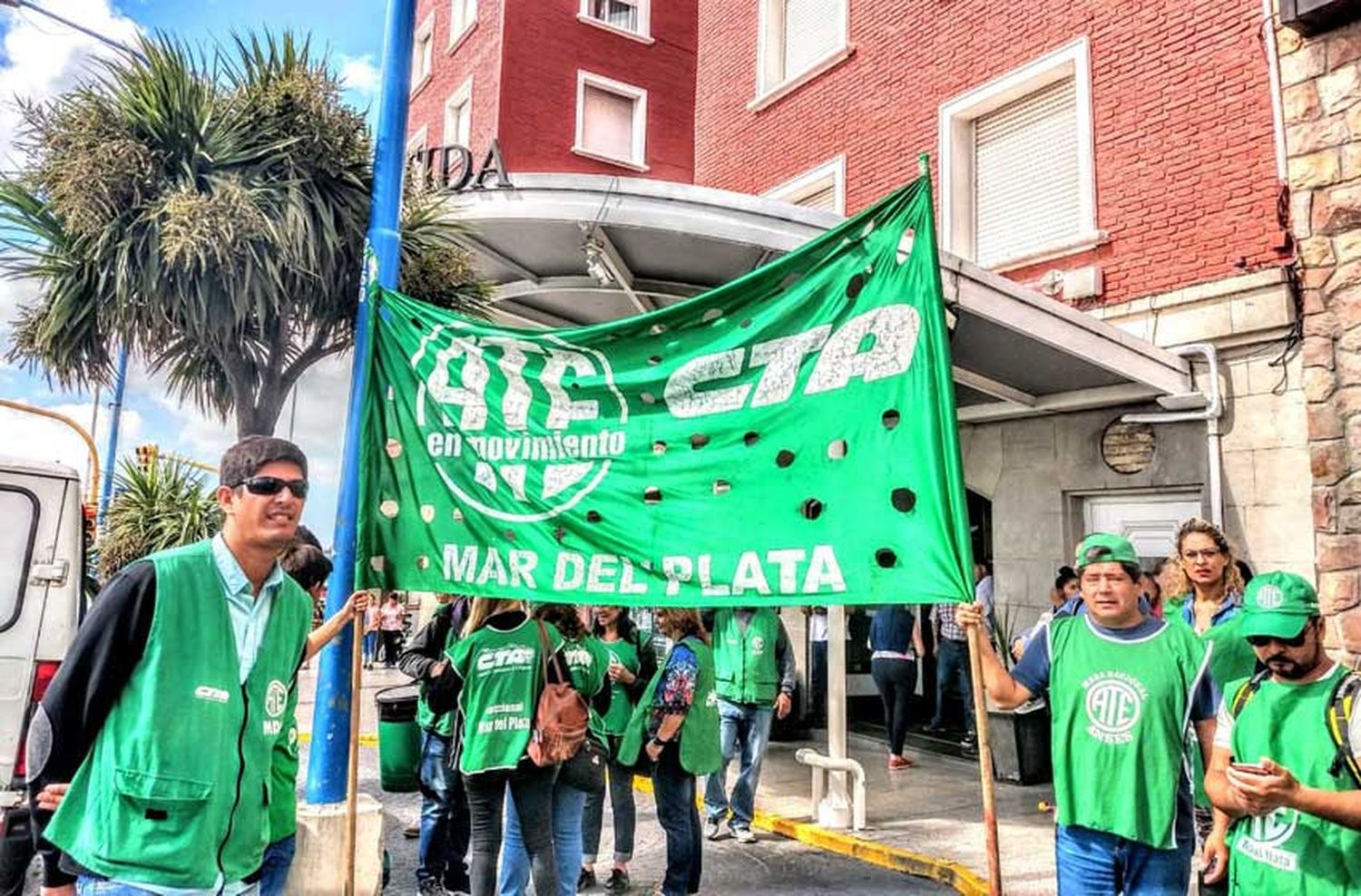 ATE se moviliza por la incorporación de trabajadores "precarizados"