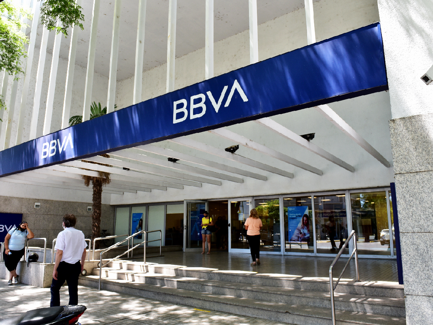 Tras denunciar, logró que el banco dejara de descontarle un crédito que nunca sacó