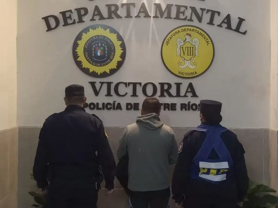 Dos hombres fueron detenidos en Victoria para cumplir condenas de prisión efectiva