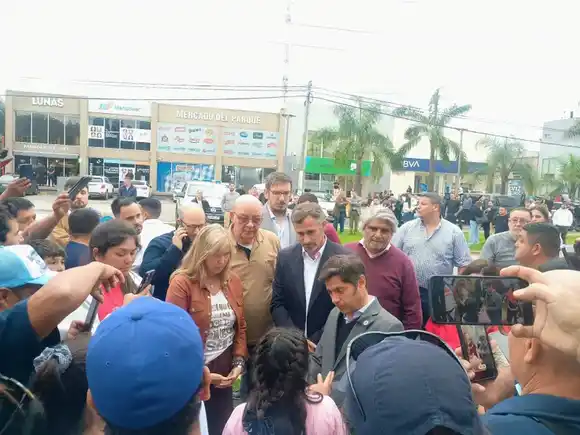 Protesta y apoyo: Kicillof y Achával se solidarizaron con trabajadores despedidos de ILVA en Pilar