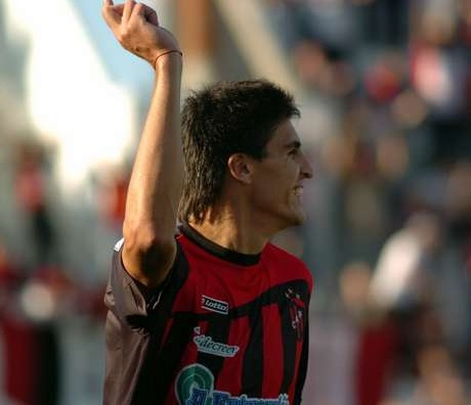 Ganó Patronato y es el único puntero de la B Nacional