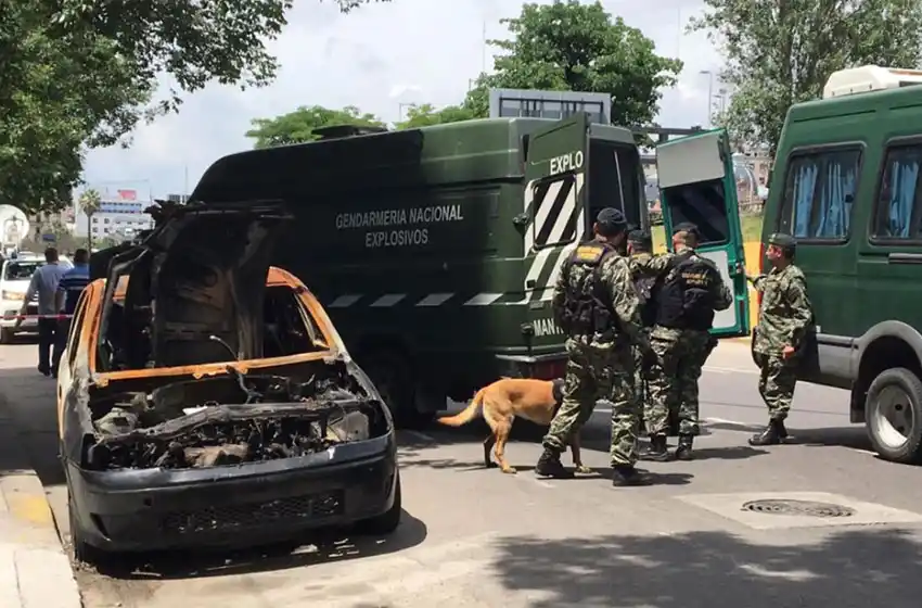 G20: encontraron ocho bombas molotov dentro de un taxi