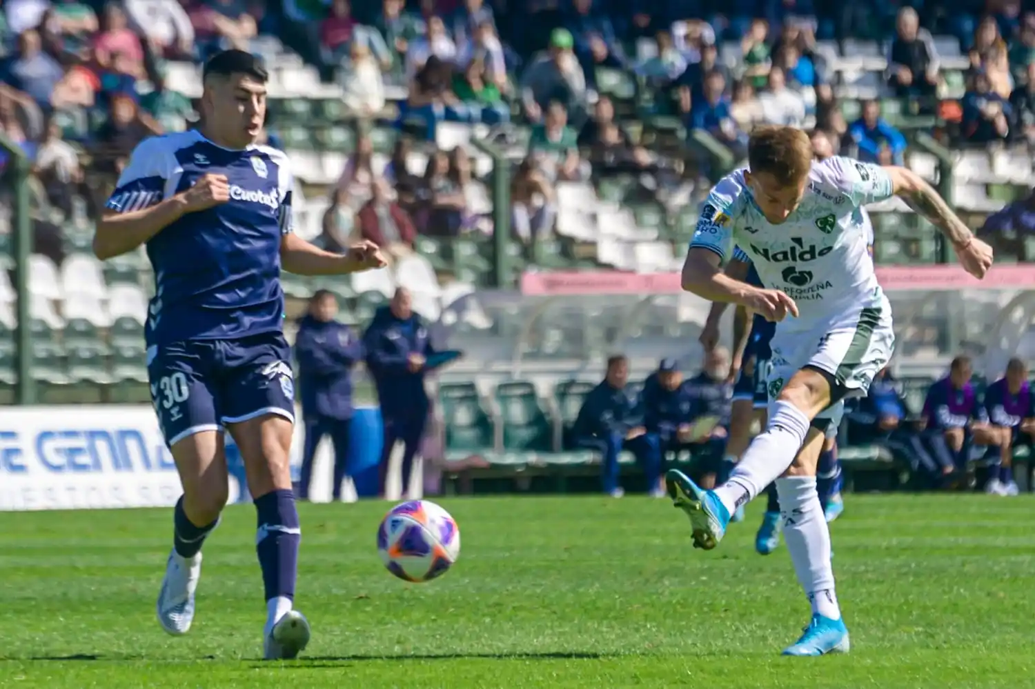Gimnasia resignó terreno con su empate en Junín