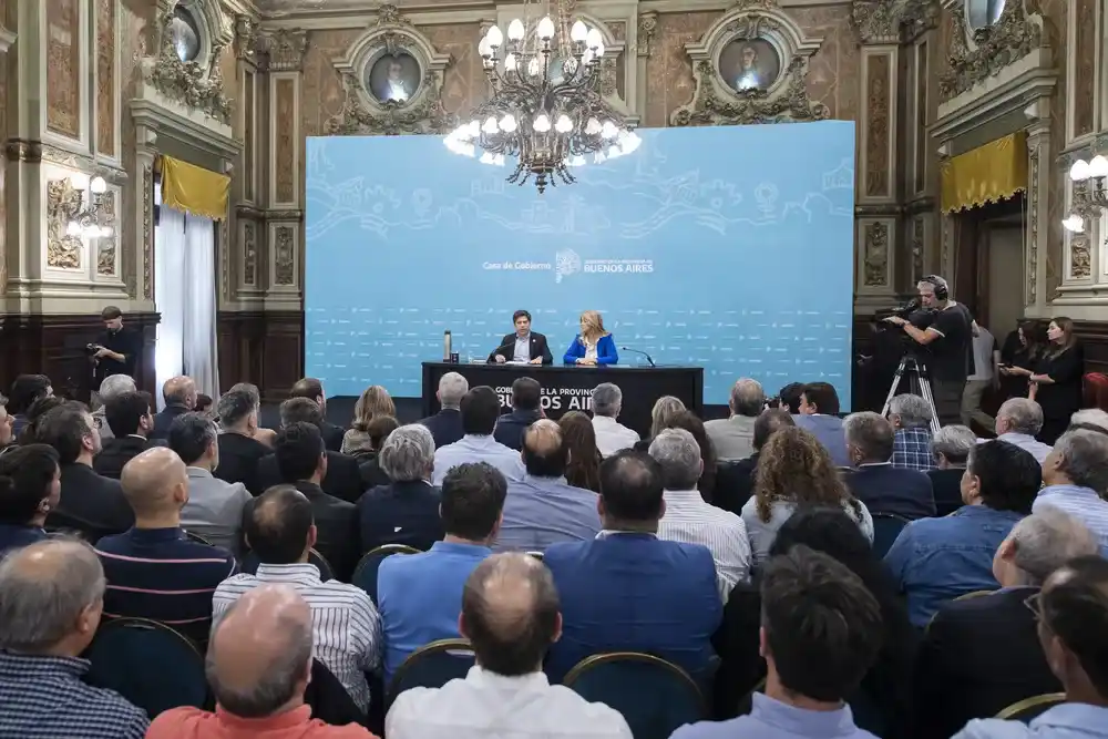 Axel Kicillof convocó a todos los intendentes a debatir sobre el plan económico de Milei