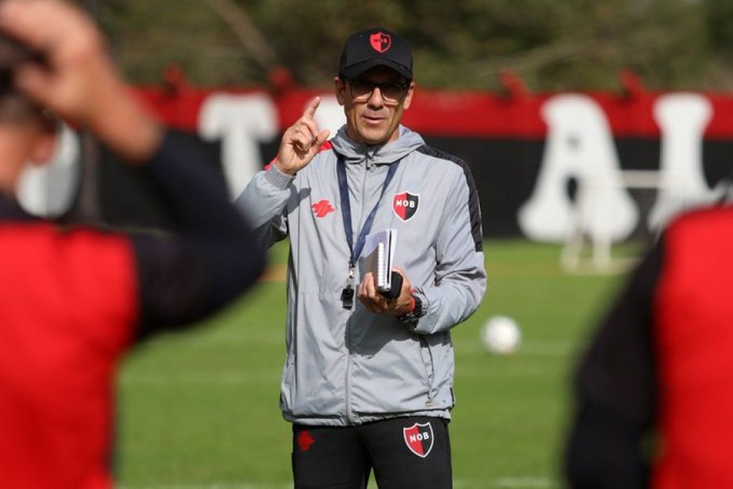 Mauricio Larriera dejó de ser el director técnico de Newell's