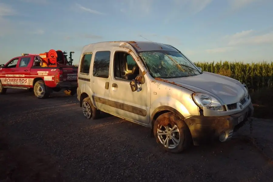 Tumbó una camioneta que viajaba con 8 ocupantes en su interior en cercanías de Aurelia
