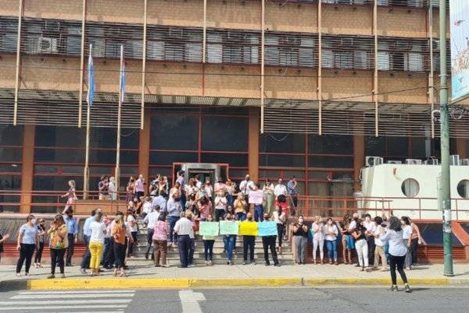 Trabajadores judiciales comenzaron con asambleas y manifestaciones