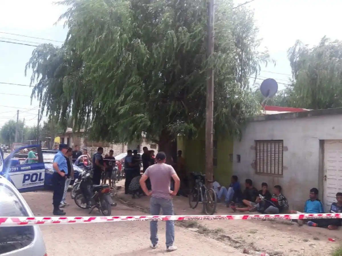 Controlan a once jóvenes, tres de ellos tenían droga y fueron detenidos