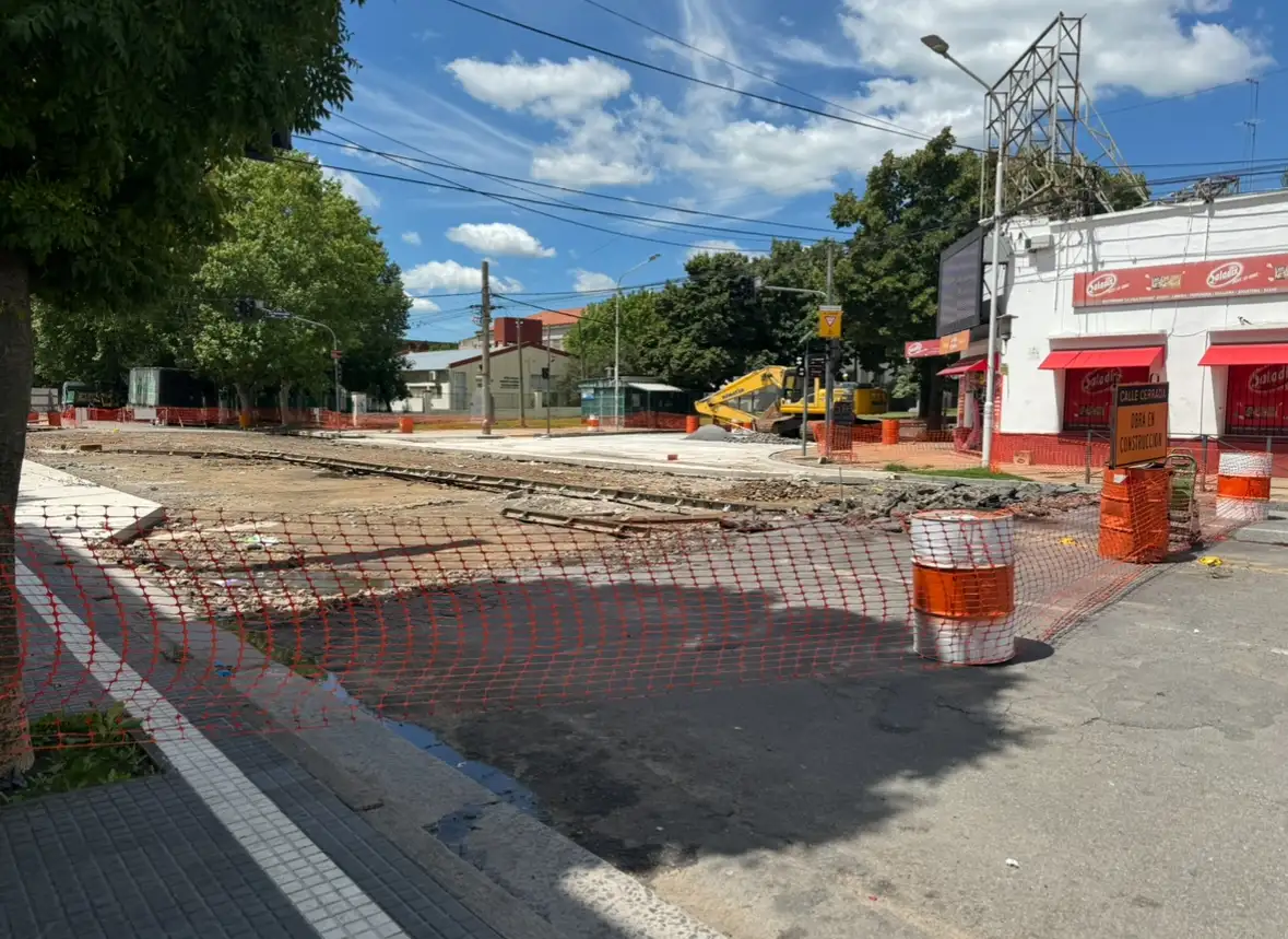 Las obras en las cuatro avenidas se interrumpieron por la lluvia.
