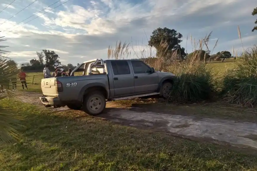 Por una convulsión, perdió el control del vehículo en que viajaba junto a su familia
