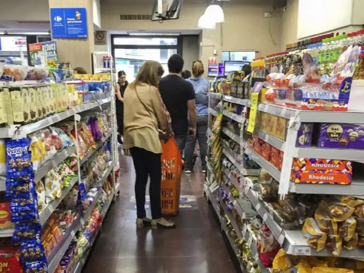 Los 64 productos con "precios esenciales" recién estarán disponibles en una semana