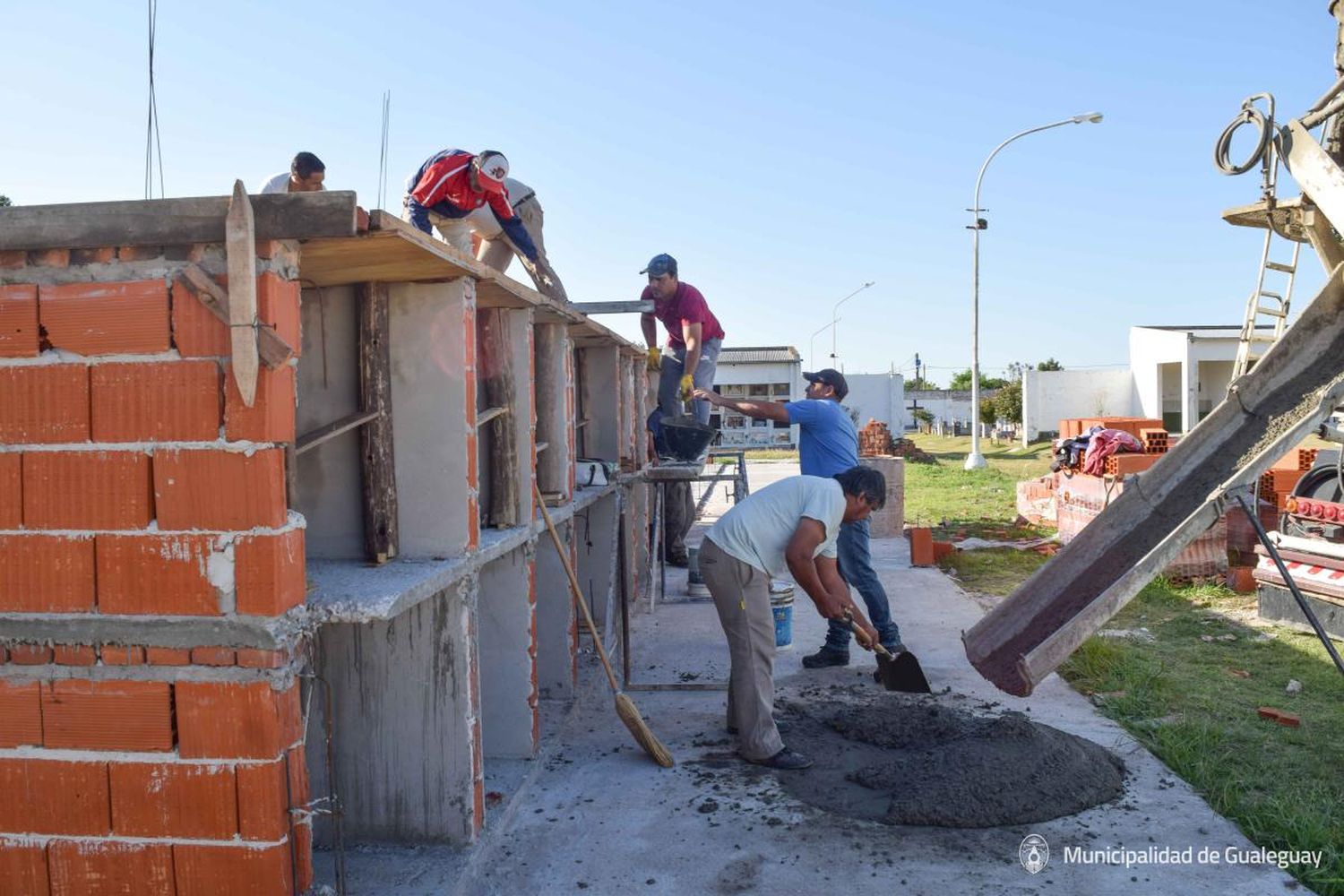 Realizan obras en el Cementerio Municipal