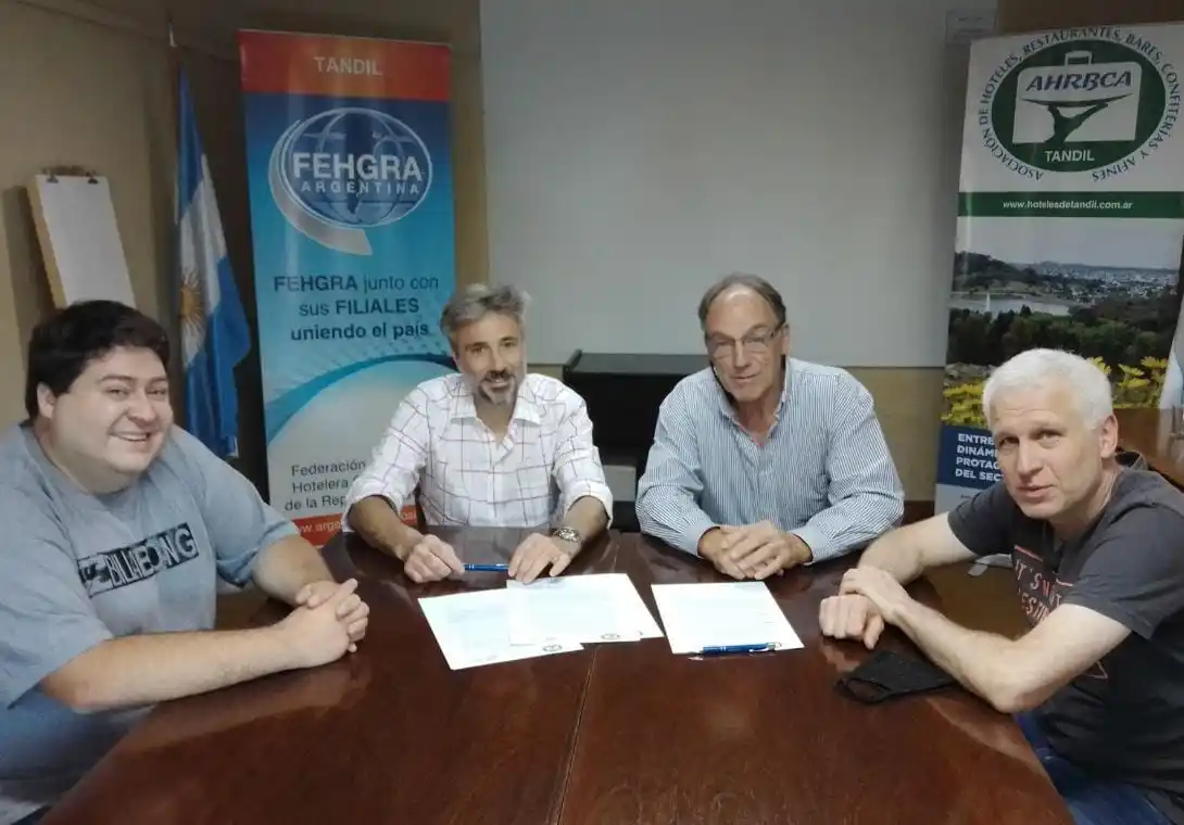 La Asociación de Hoteles y Restaurantes y el Cluster Quesero firmaron un Convenio de Colaboración Mutua
