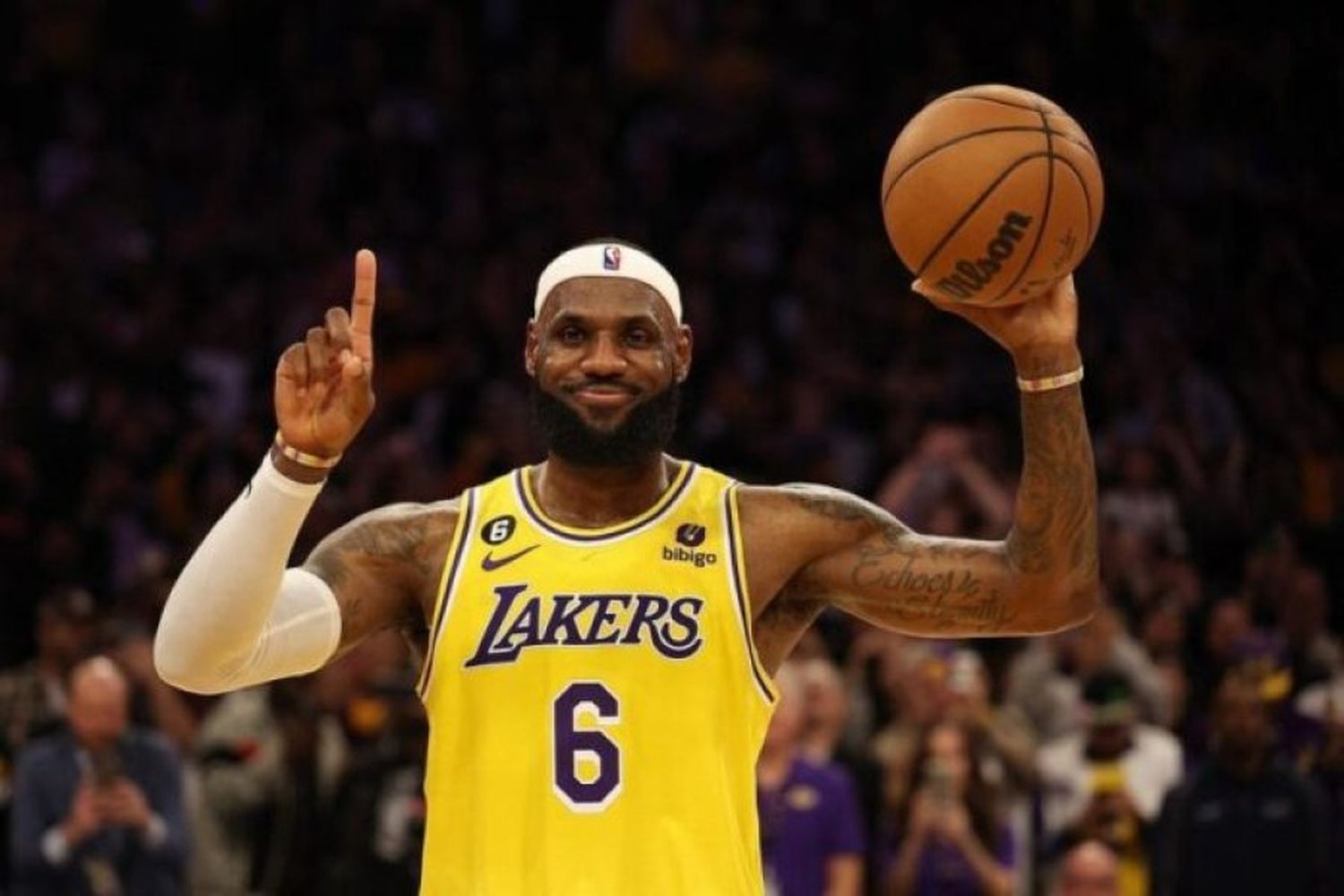 Lebron James hace historia en la NBA