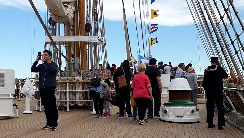 Punta Alta: Más de 10 mil personas visitaron la Fragata Libertad en la Base Belgrano este fin de semana