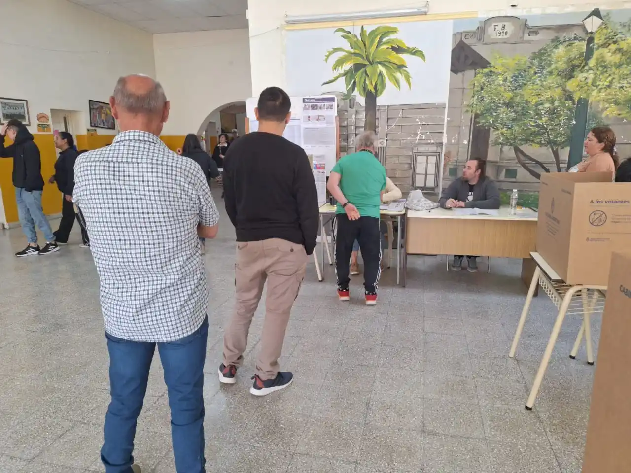 Mayor afluencia de electores en las escuelas venadenses. Foto: Sur24