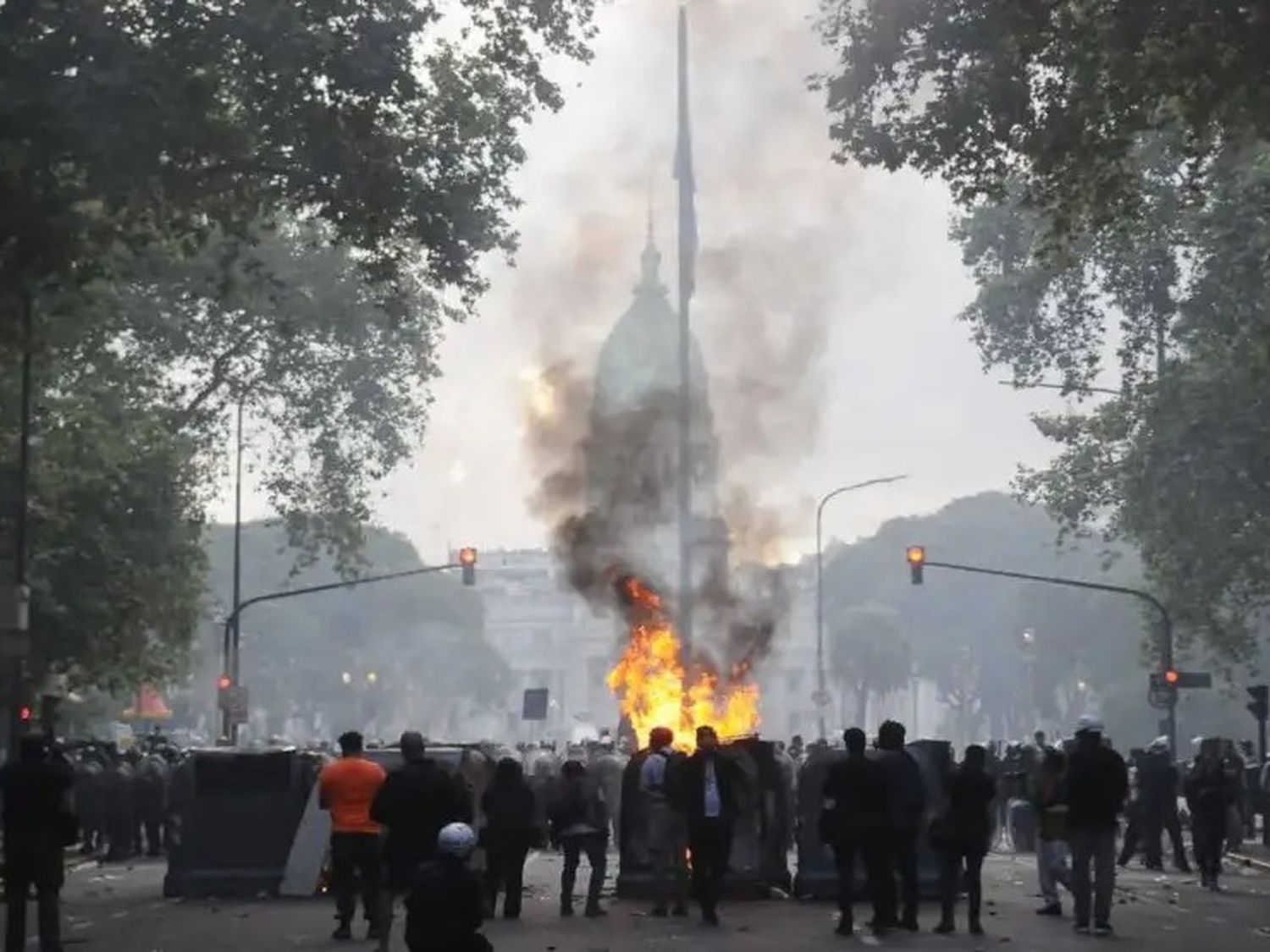 Graves incidentes y 15 detenidos durante la marcha de jubilados contra el Gobierno