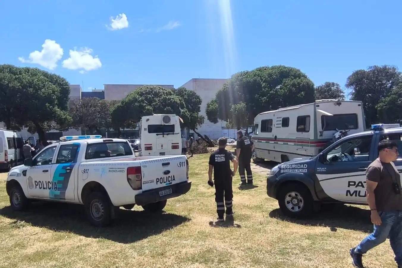 Tres vehículos tipo motorhome fueron interceptados por la Policía.
