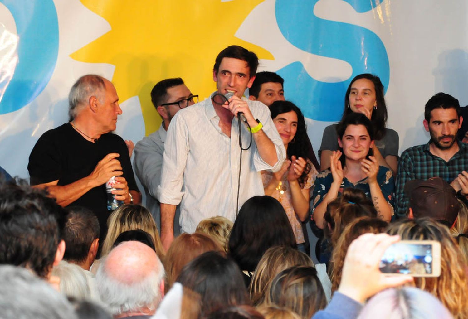 Iparraguirre quedó a más de doce mil votos de  Lunghi y apeló a mantener la unión