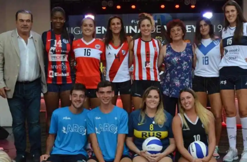 La Liga Nacional Femenina de Vóley inauguró la competencia en Espacio Clarín