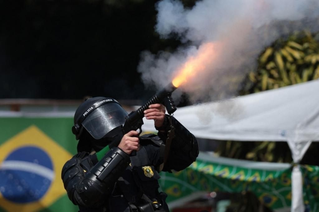 Tras la derrota de Bolsonaro: la policía intenta desbloquear más de 140 rutas en Brasil