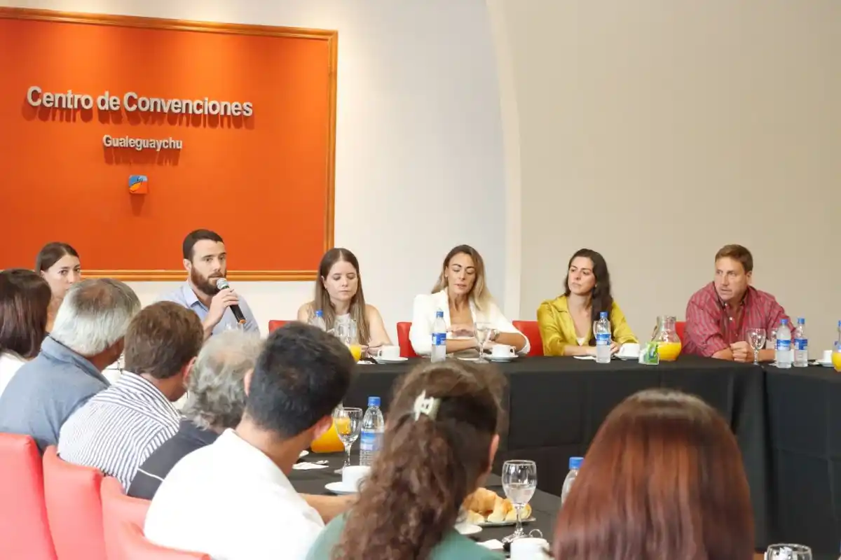 El Municipio realizó un encuentro con los auspiciantes de la Fiesta del Pescado y el Vino