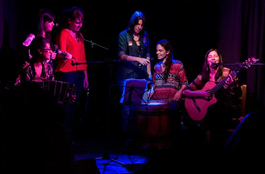 Sábado de música, charlas y radio a cargo de mujeres