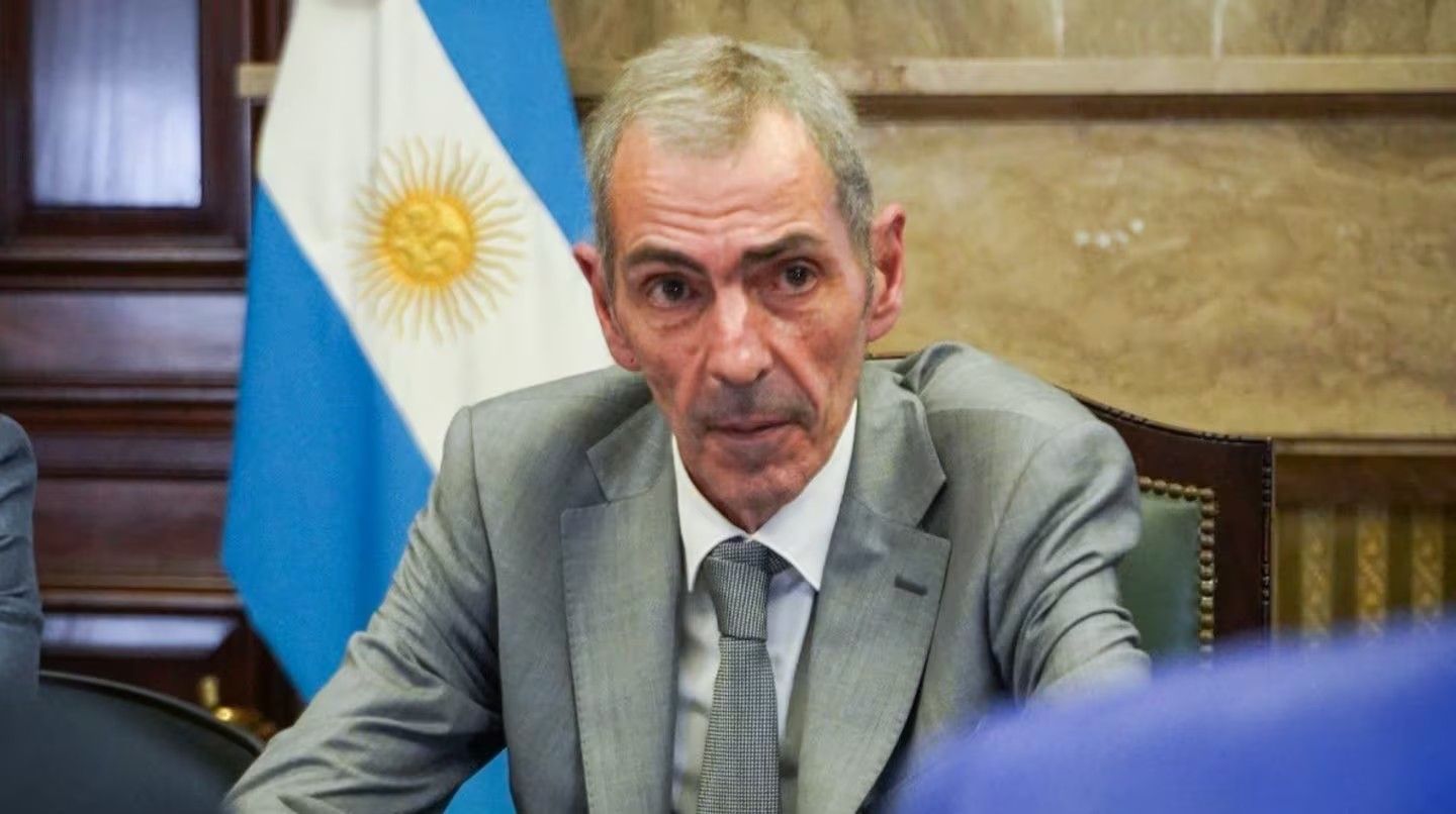 El puesto del desplazado funcionario será ocupado por María del Carmen Tettamanti.